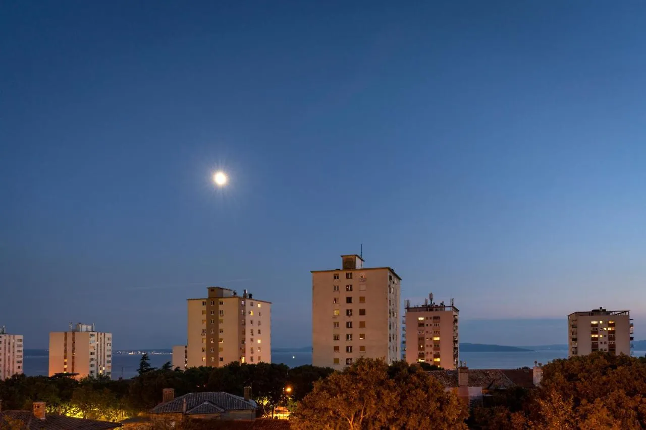 Paha-Paha Modern Apartment With Sea View, Fast Wi-Fi, And Free Parking! Rijeka